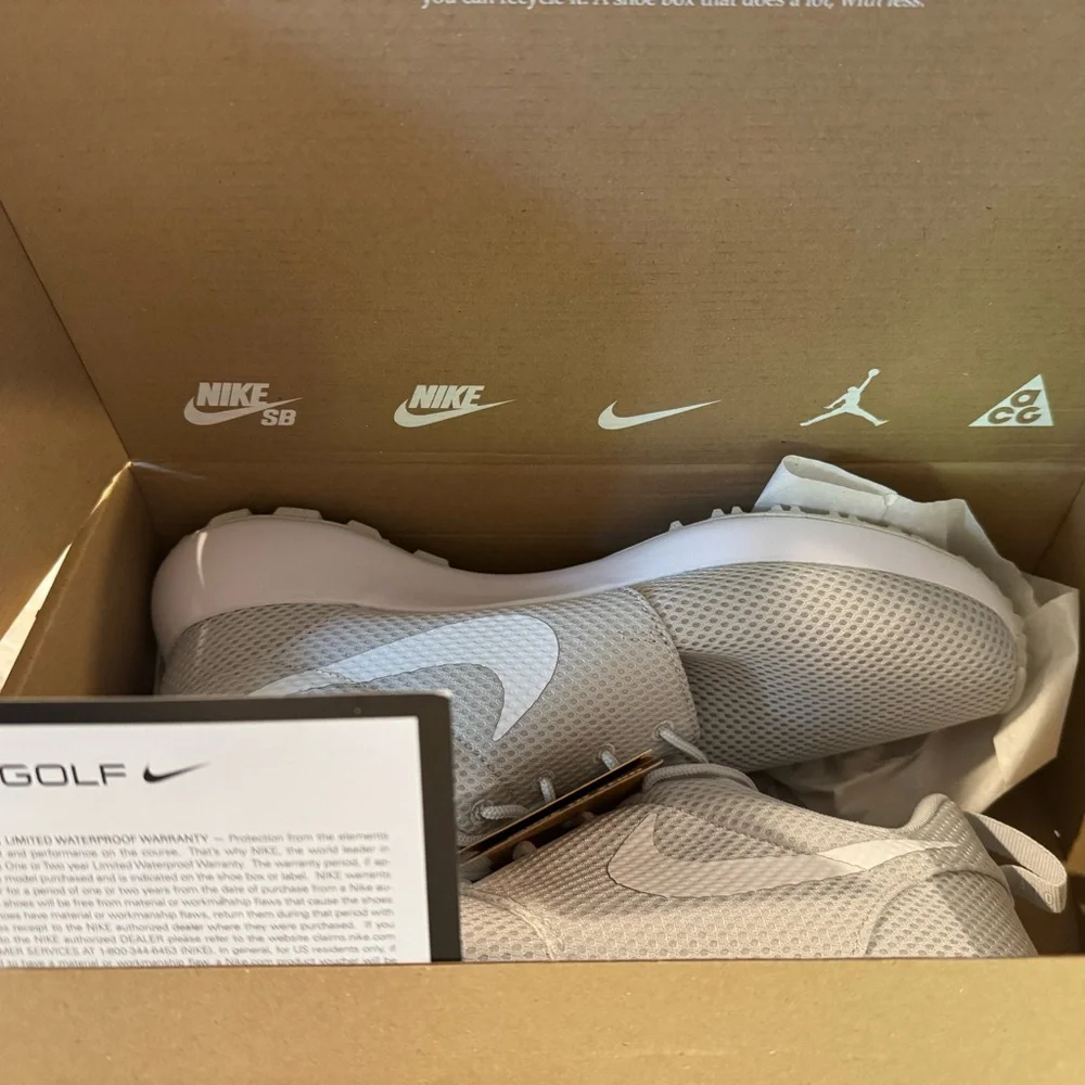 Nike Light Gray Golf Shoes - Picture 6 of 6